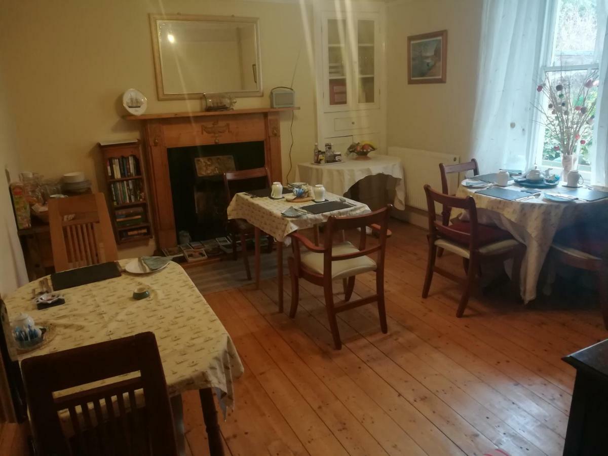 Y Garreg Wen Bed & Breakfast Llanybyther Dış mekan fotoğraf