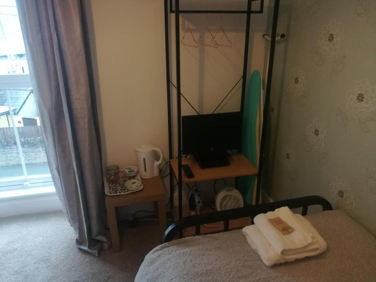 Y Garreg Wen Bed & Breakfast Llanybyther Dış mekan fotoğraf