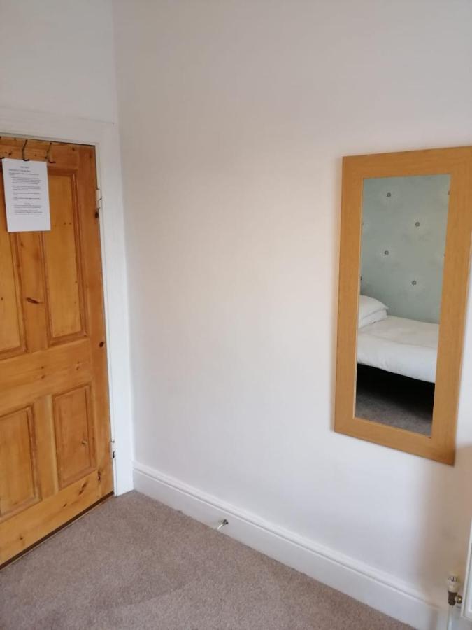 Y Garreg Wen Bed & Breakfast Llanybyther Dış mekan fotoğraf